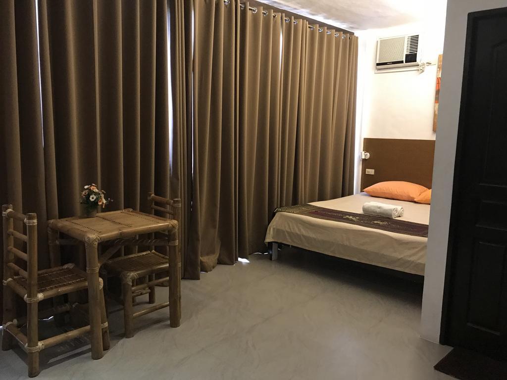 Koko'S Place Diniwid Balabag  エクステリア 写真