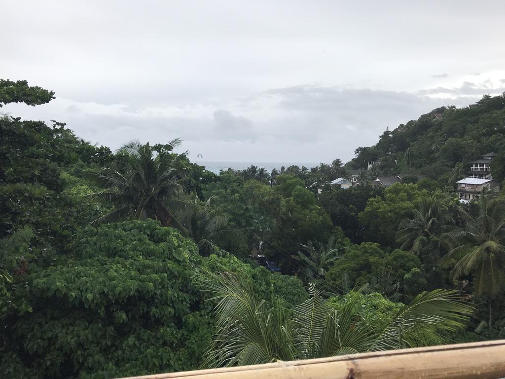 Koko'S Place Diniwid Balabag  エクステリア 写真