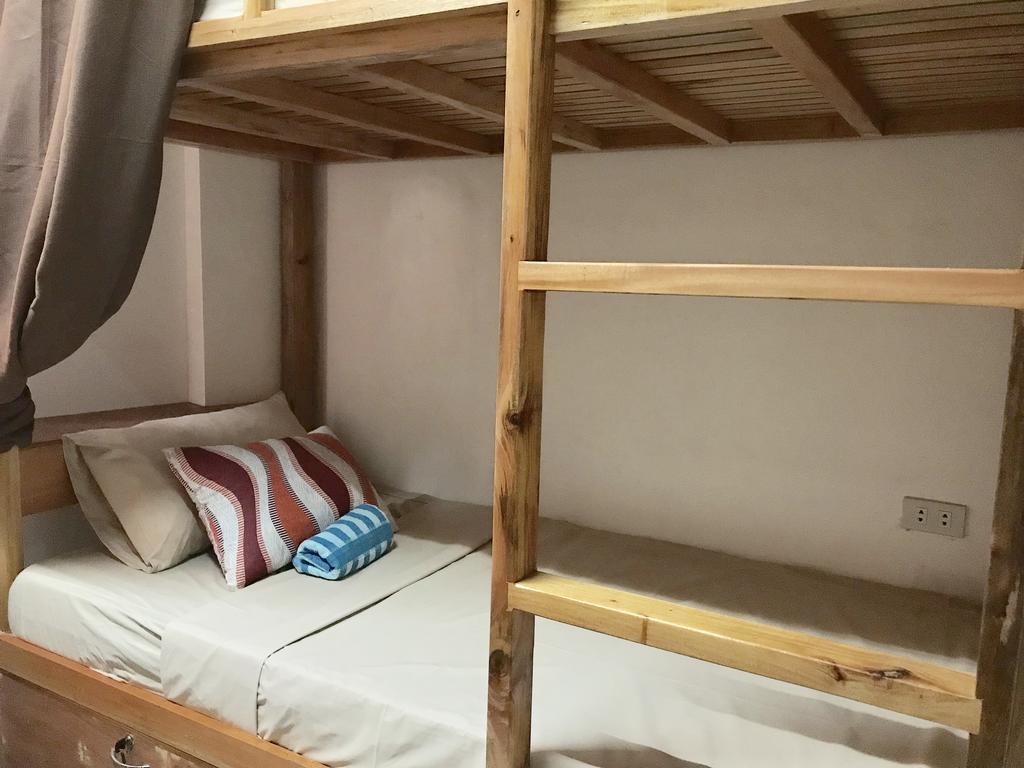 Koko'S Place Diniwid Balabag  エクステリア 写真
